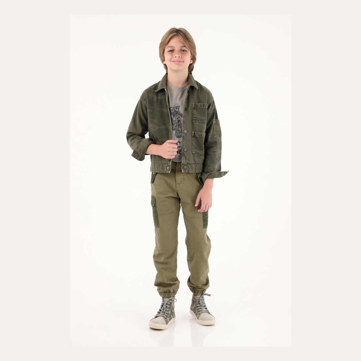 Pantalón verde con bota enresortada para niño Tennis