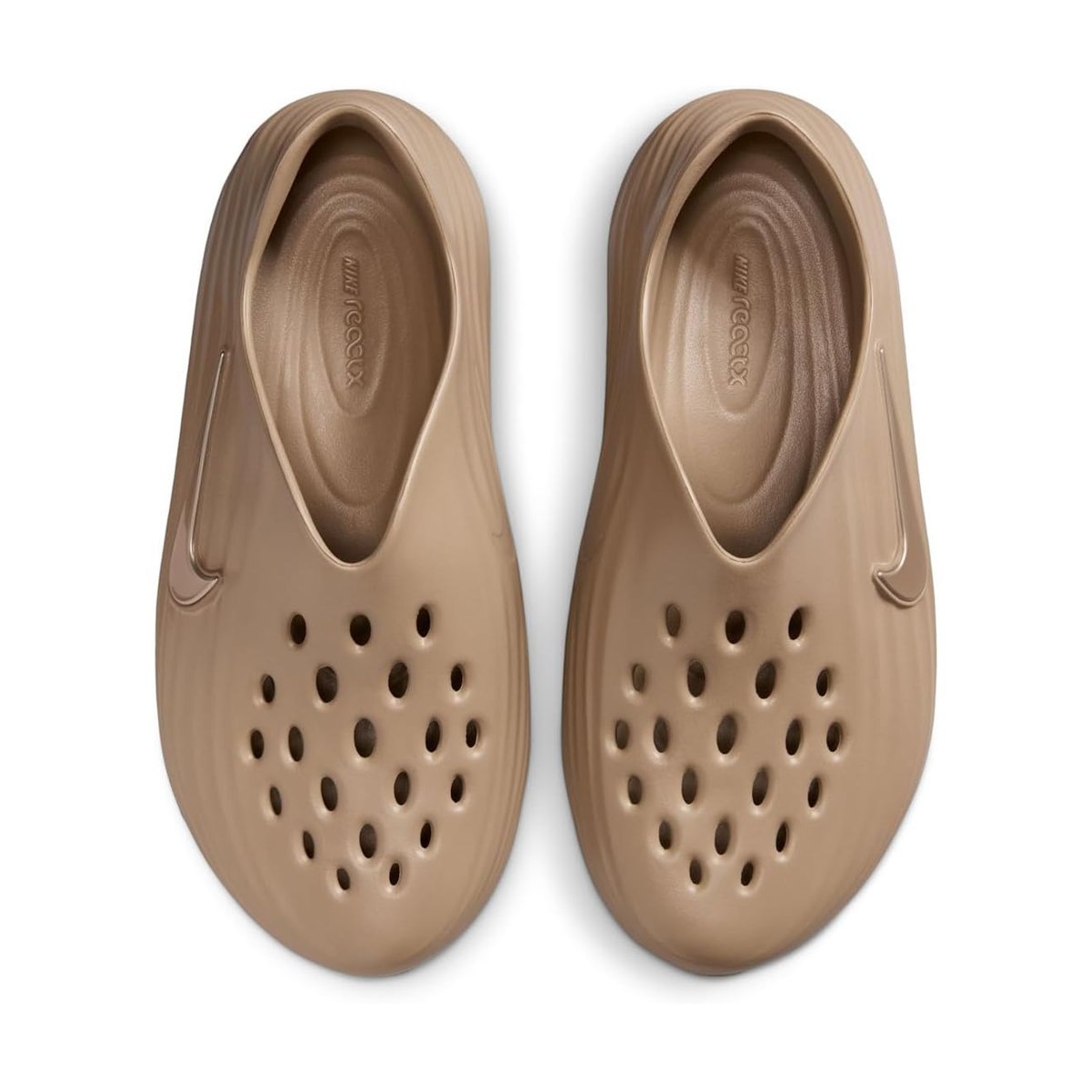 Zapatos casuales Nike ReactX Rejuven8 — Beige